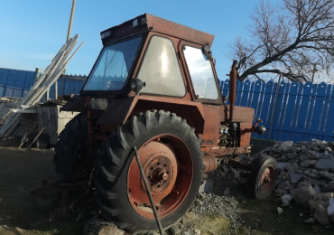 Tractor U650 si accesorii utilaje agricole